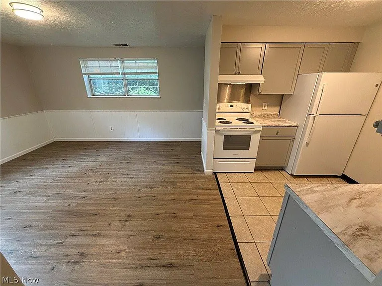 3831 Eigen St #2 — Photo 6