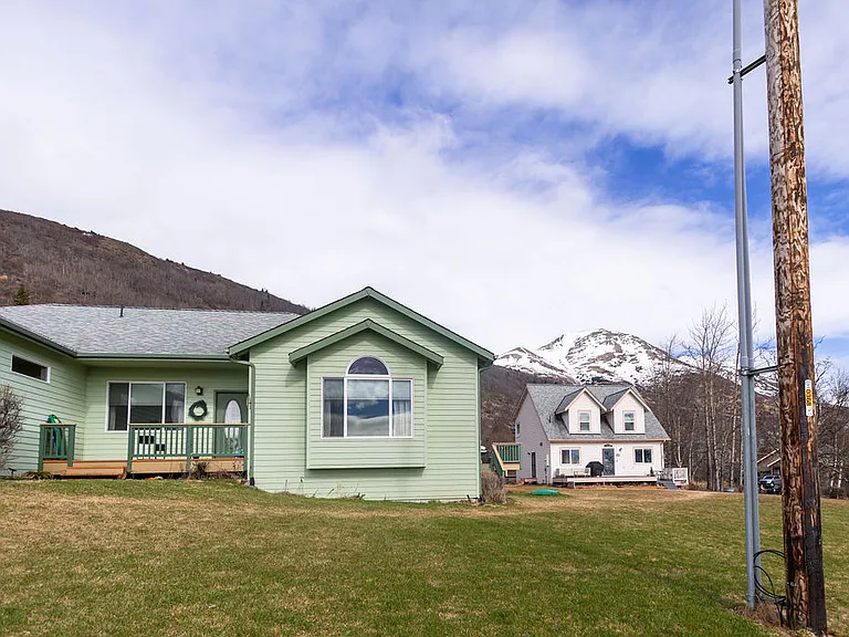 13431 Canyon Rd — Photo 39