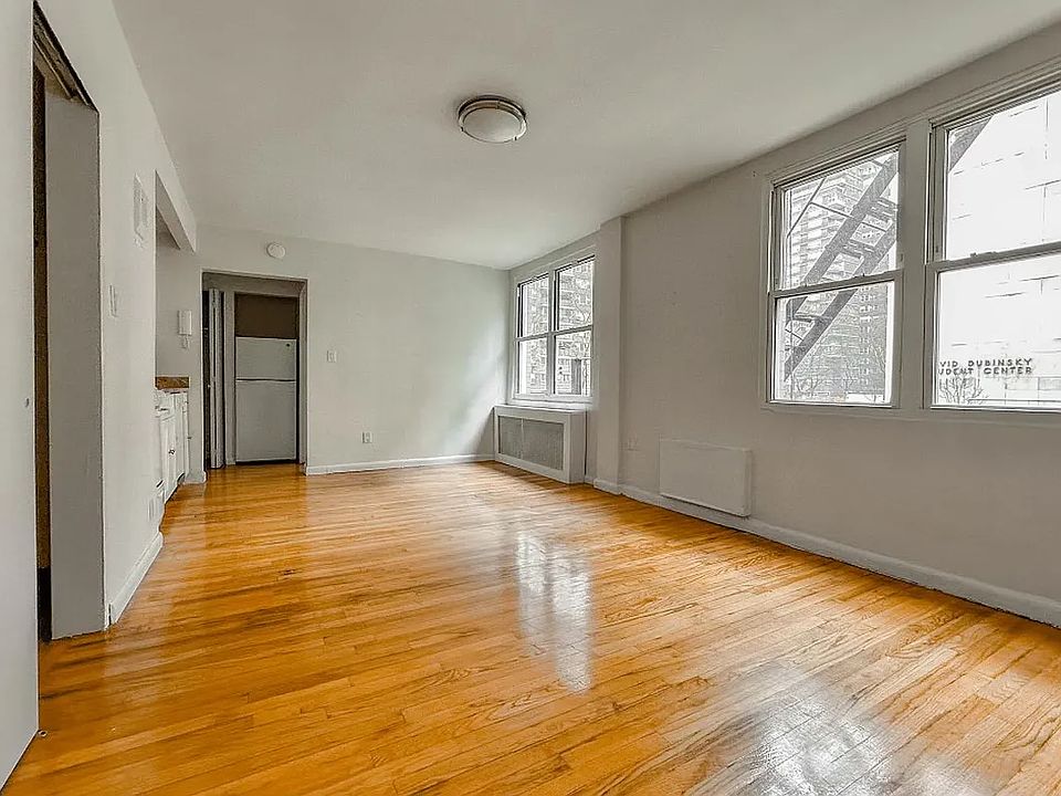 2nd image of 260 W 27th St APT 2
