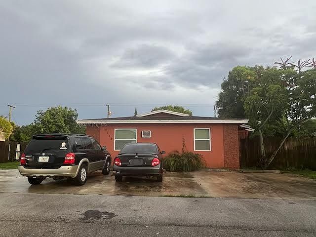 1st image of 4712 Myrtle Lane