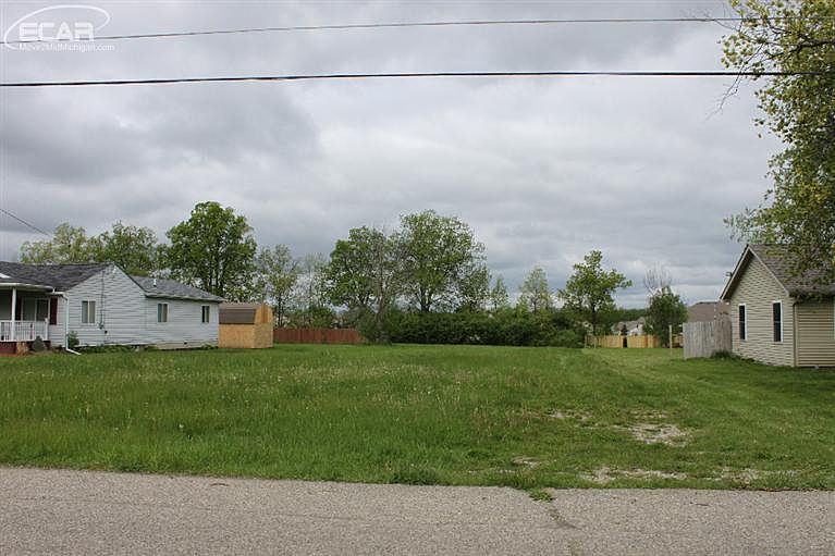 2nd image of 7464 Lawrence St