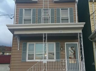 1767 W Norwegian St, Pottsville, PA 17901