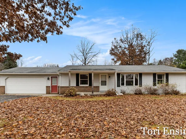 10648 Wildwood Dr, Greenville, MI 48838