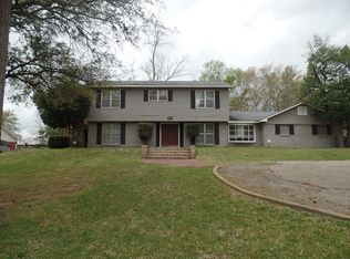 903 Sherwood Ln, Jacksonville, TX 75766