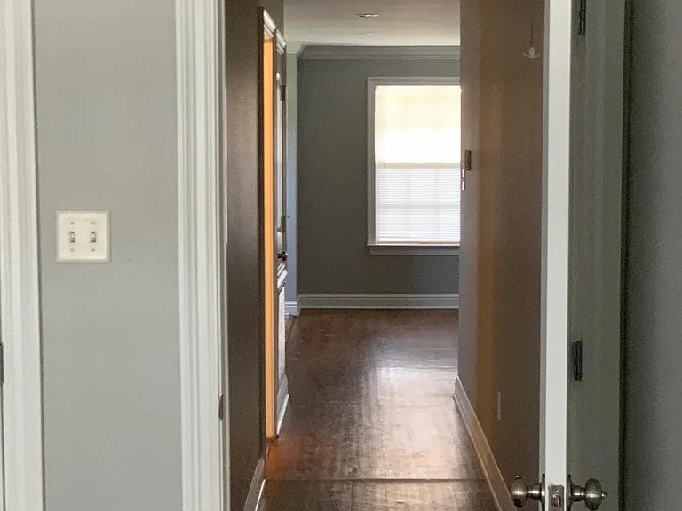2616 Franklin Ave — Photo 8