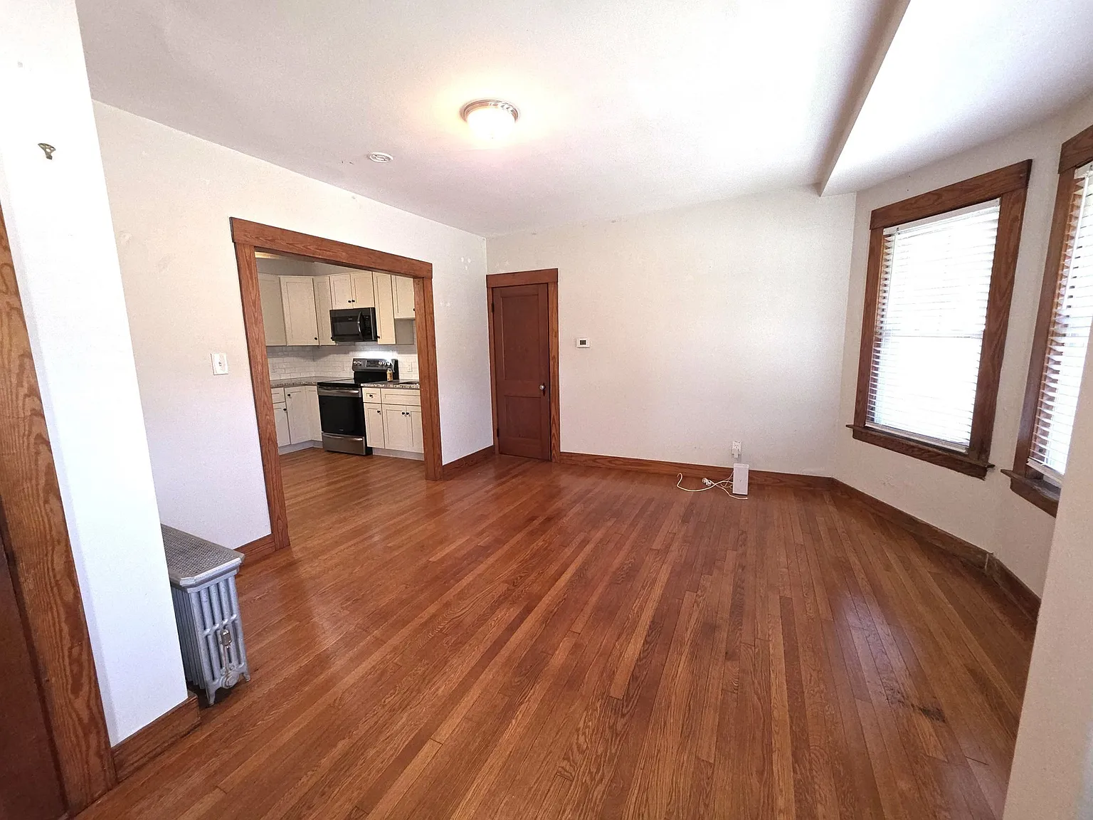 2 bed, 1.0 bath, 900 sqft, $1,700 — Photo 4