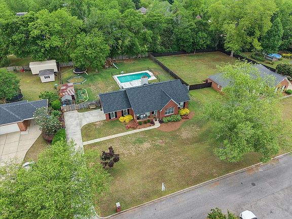 4th image of 205 Dunleith Blvd