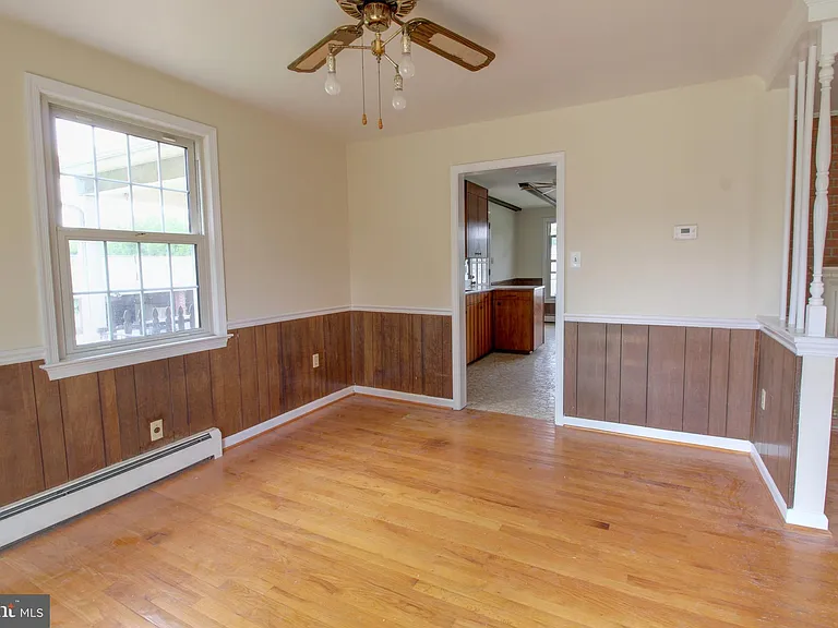 113 Thornton Ct — Photo 6