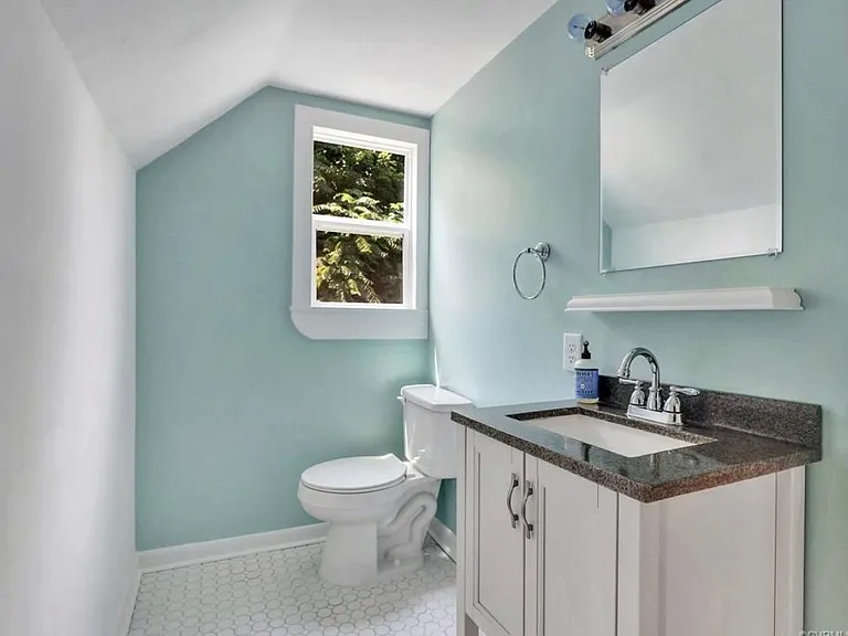2608 Grant St — Photo 9