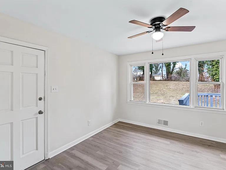 4502 Henderson Rd — Photo 10