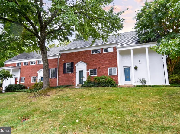 3132 Martha Custis Dr, Alexandria, VA 22302