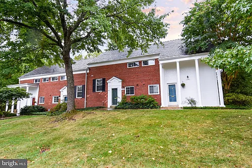 3132 Martha Custis Dr Photo 1