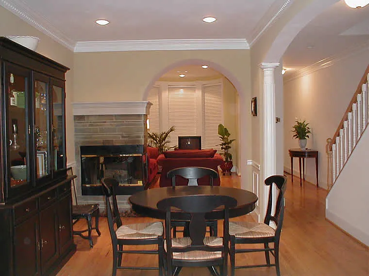 2 bed, 2000 sqft, $3,575 — Photo 3