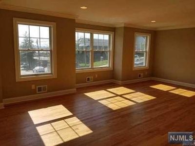 809 Charlotte Ter, Ridgefield, NJ, 07657