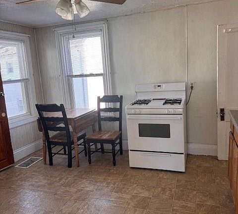 2nd image of 23 Lawton St Unit 19