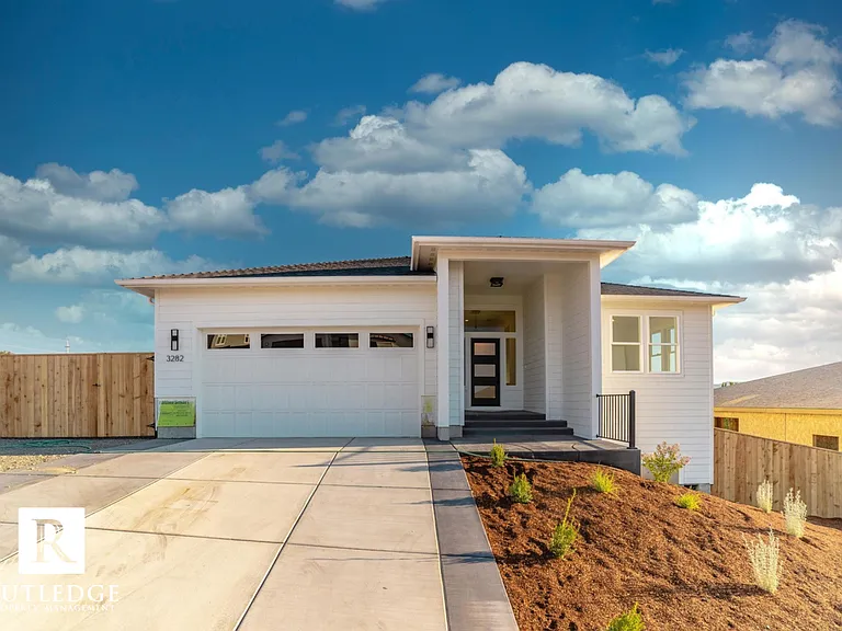 3282 Sky Way — Photo 1