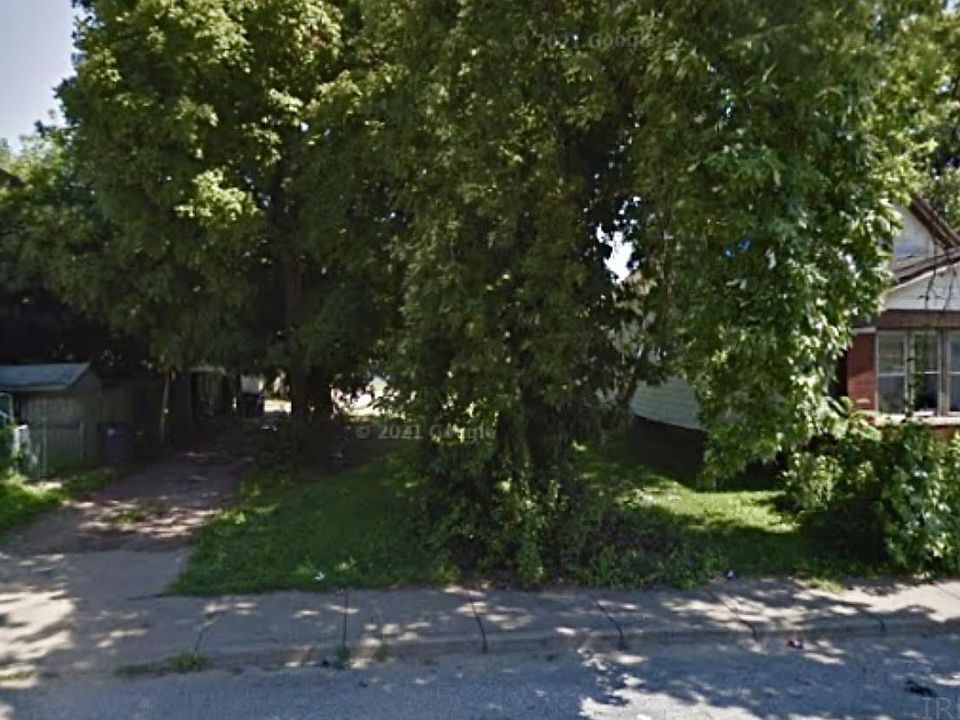 1st image of 219 W Illinois St
