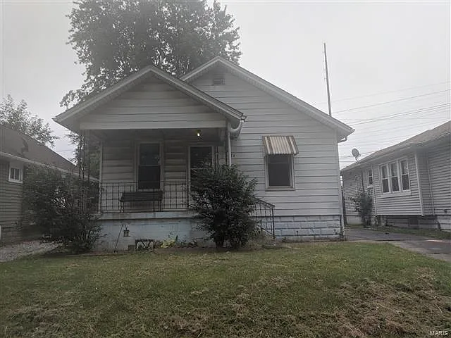 2674 Washington Ave photo 1