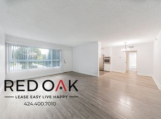 18545 Clark St APT 111, Tarzana, CA 91356