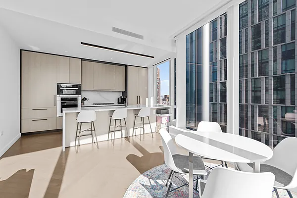 Rented by HomeDax Real Estate | media 19