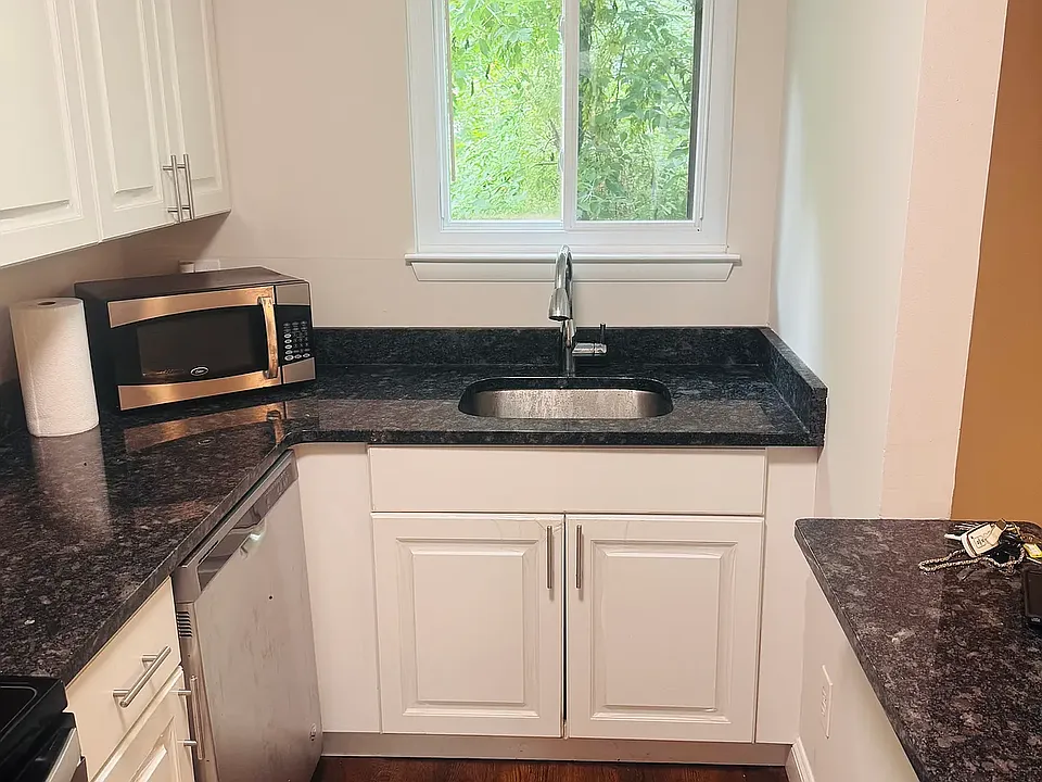 19 Somers St #8