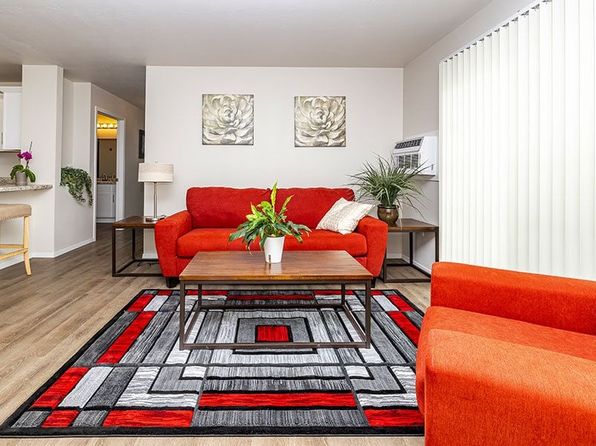 960 County Road B #92012