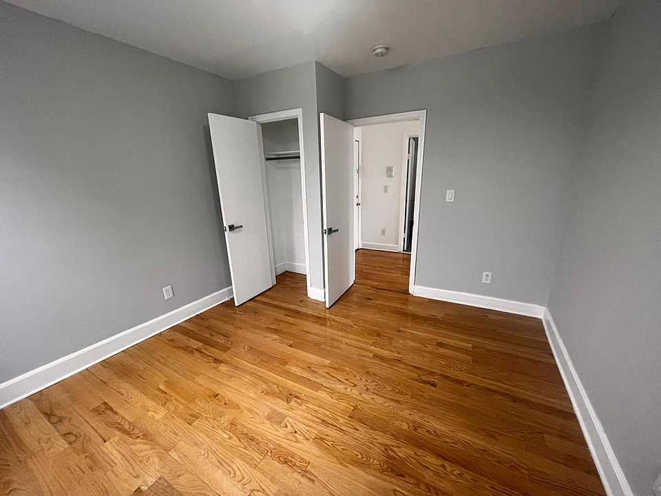 2nd image of 21-23 E 17th St #12E