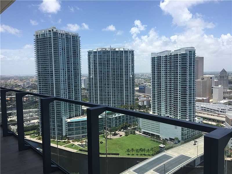 1st image of 68 SE 6th St APT 2521