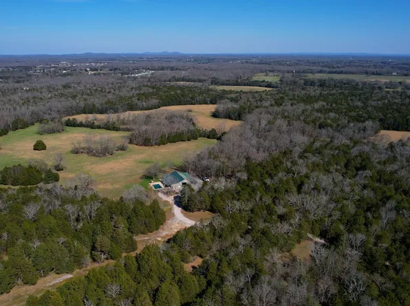 4605 Pyles Rd, Chapel Hill, TN 37034