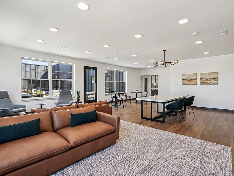 District South — Photo 15