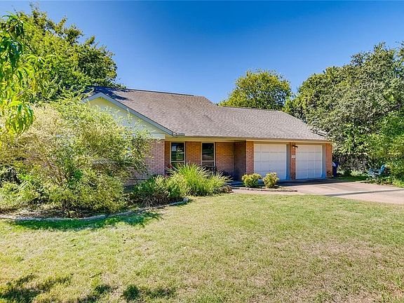 2nd image of 915 Berrywood Dr