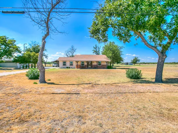 2024 Hutchings Ave, Ballinger, TX 76821