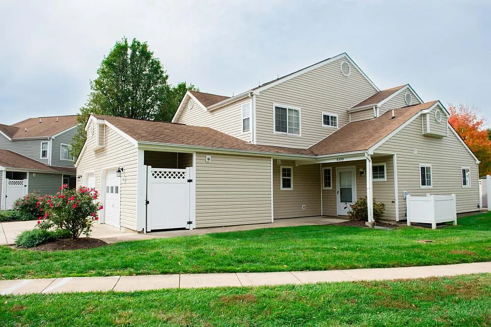Dahlgren Townhomes — Photo 2