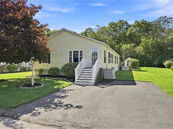 3rd image of 40 Blackbird Ct