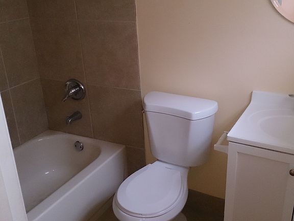 4th image of 101 NE 41st St #49C