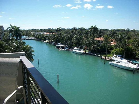 4th image of 9800 W Bay Harbor Dr APT 601