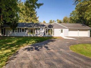 1428 W Fiesta LANE, Mequon, WI 53092