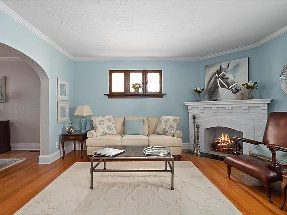 4th image of 7446 Stanford Ave