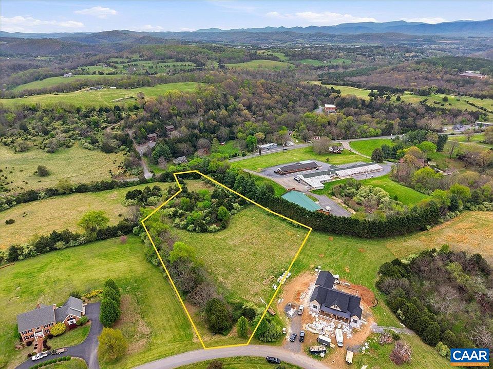 1st image of 7 Buckland Dr