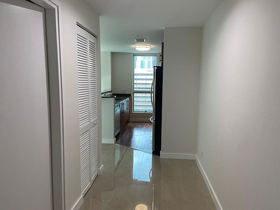 2nd image of 300 Biscayne Blvd #1901