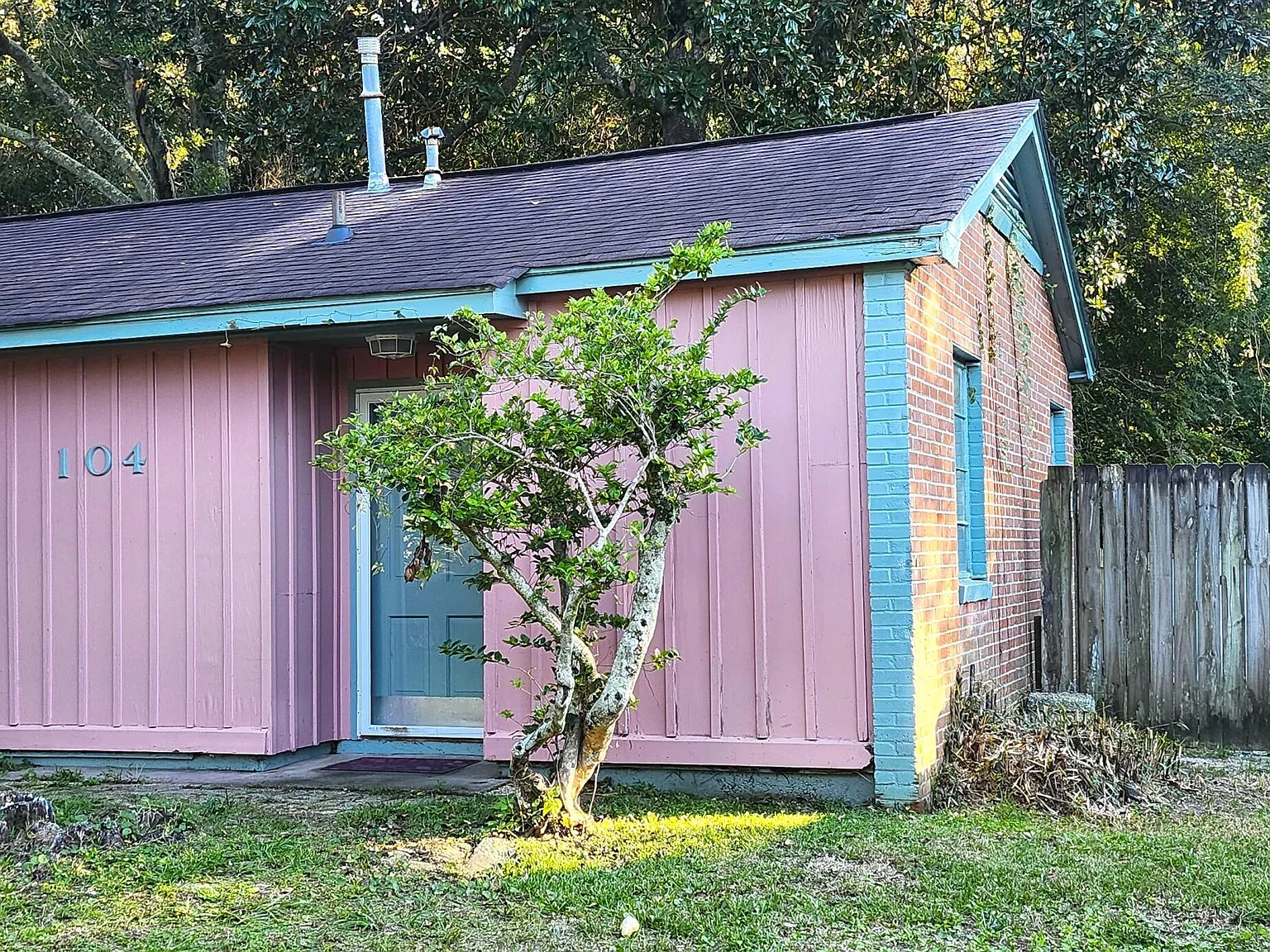 1 bed, 1.0 bath, 750 sqft, $975 — Photo 2