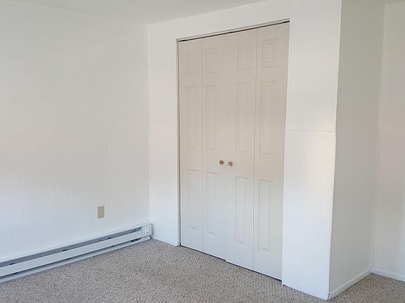 4th image of 404 Linganore Ave