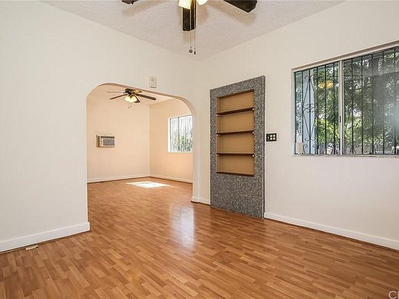 4th image of 5615 Craner Ave