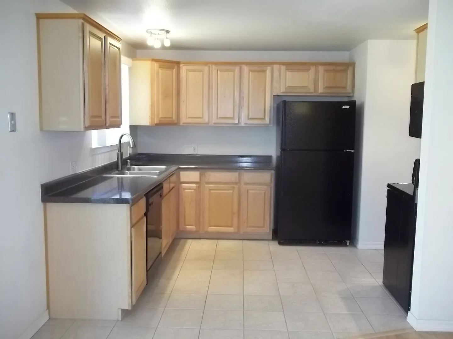 Clovis area home offering nice updates. Close to Fresno State, shopping and FWY 168. — Photo 2