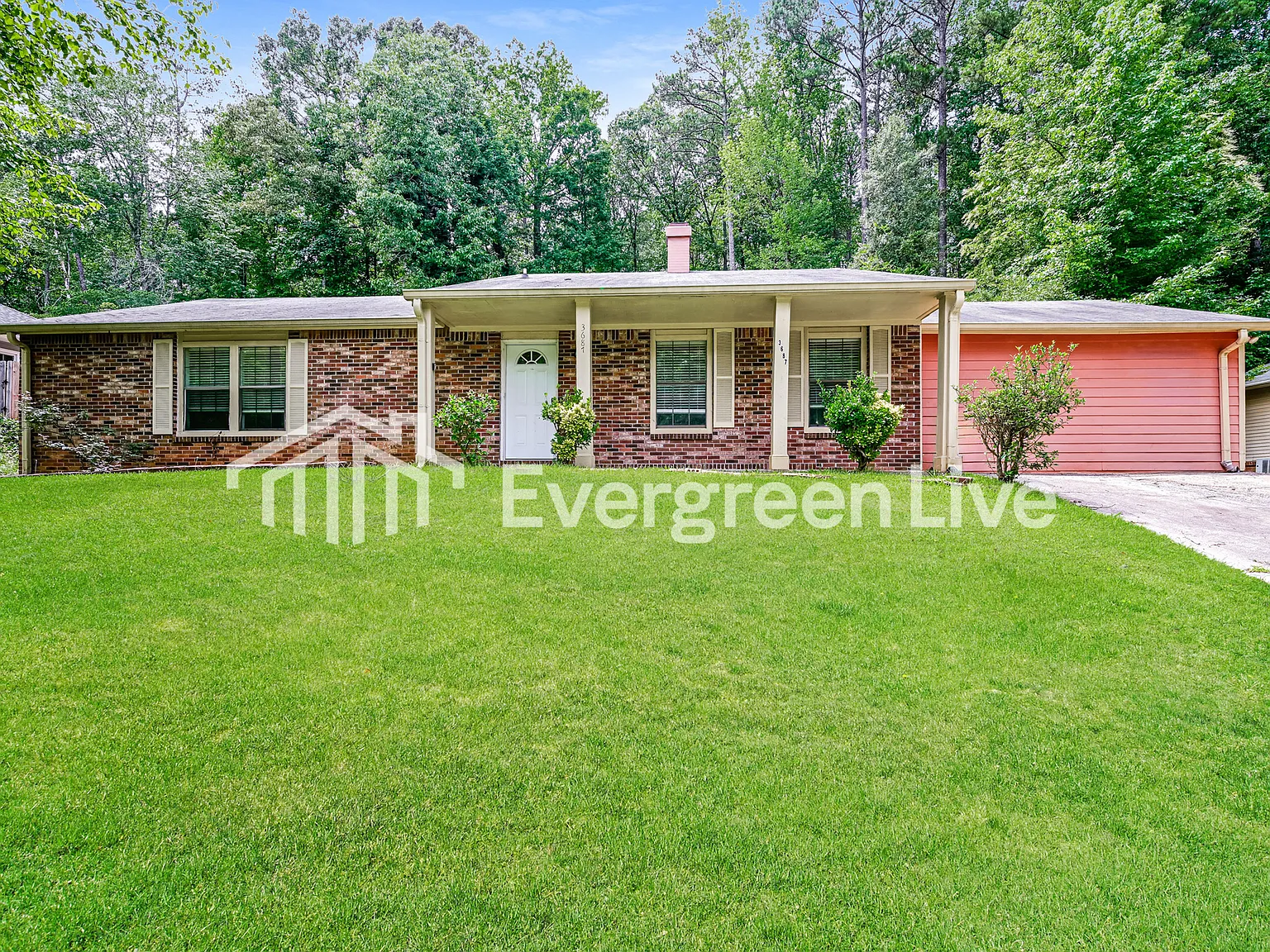 4 bed, 3.0 bath, 2163 sqft, $1,645 — Photo 1