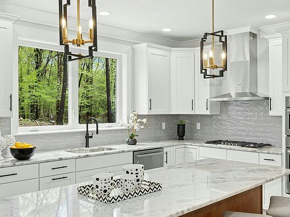 2nd image of 17 Forrest Rd