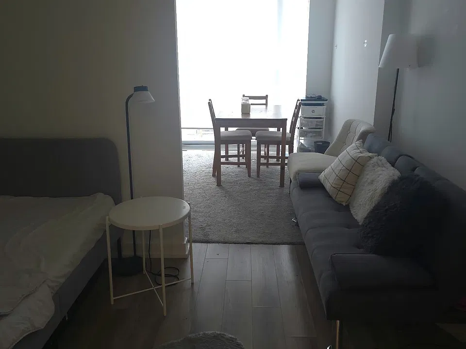20 Edward St #918