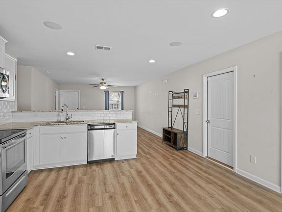 4th image of 297 Wahoo Cir