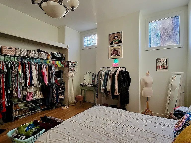 1st image of 520 Park Dr NE #524