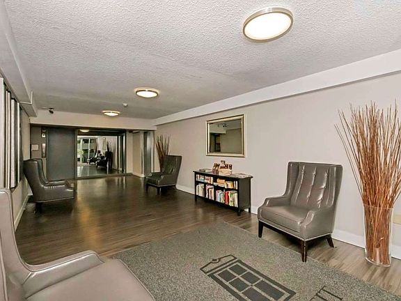 4th image of 535 Niagara St #1016988